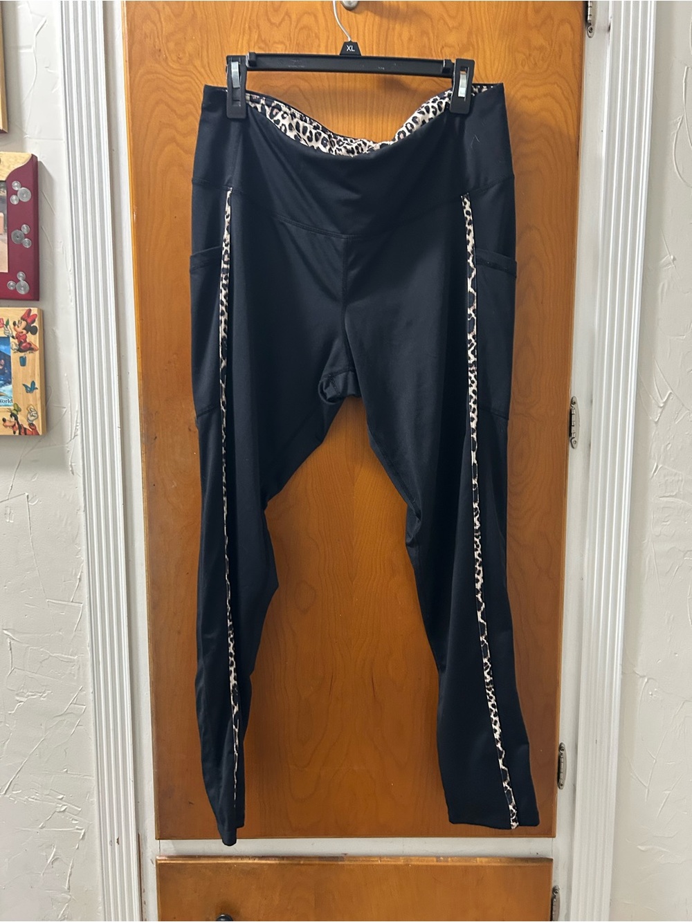 Buc-Ees Black Leggings with Leopard Trim